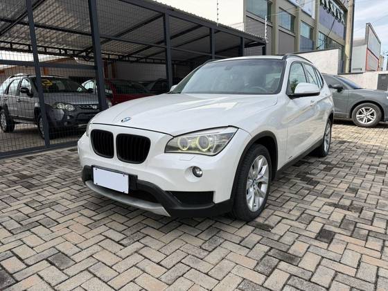 BMW X1 2.0 16V GASOLINA SDRIVE18I 4P AUTOMÁTICO BMW X1 2.0 16V GASOLINA SDRIVE18I 4P AUTOMÁTICO